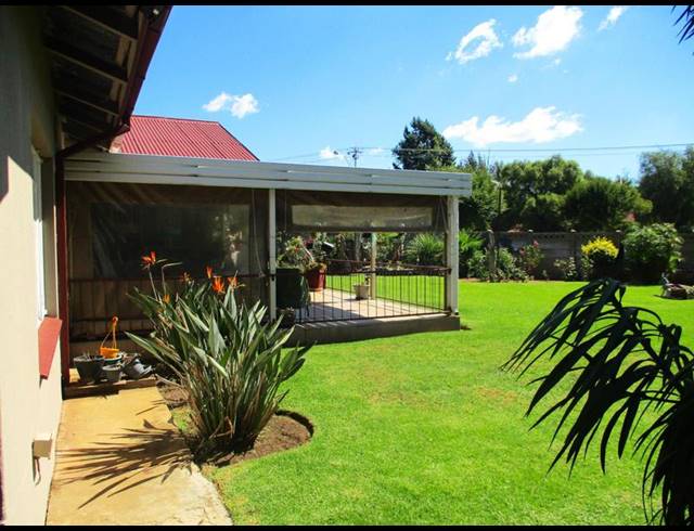 4 BEDROOM HOUSE FOR SALE IN HOSPITAALPARK